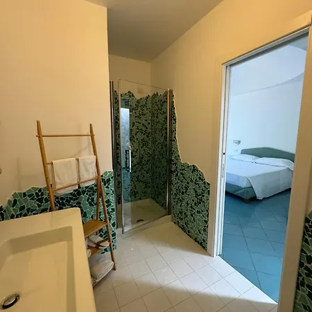 Paola Guest house