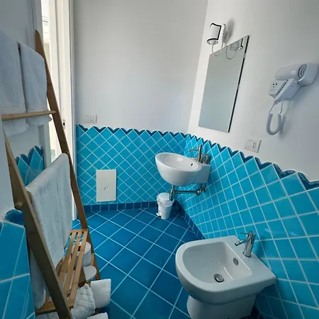 Paola Guest house